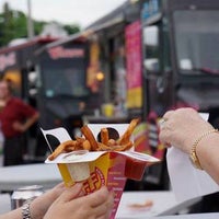 8/19/2016 tarihinde Best French Friesziyaretçi tarafından Best French Fries'de çekilen fotoğraf