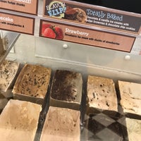 Photo taken at Ben &amp;amp; Jerry&amp;#39;s by Minji S. on 11/30/2016