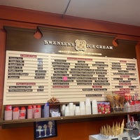 Снимок сделан в Swensen&amp;#39;s Ice Cream пользователем Tyger 9/30/2023