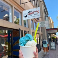Das Foto wurde bei Hey Mikey’s Ice Cream von Tyger am 6/11/2023 aufgenommen