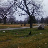 รูปภาพถ่ายที่ Woodlawn Funeral Home and Memorial Park โดย Lorel M. เมื่อ 12/3/2012
