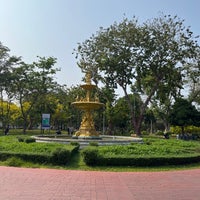 Photo taken at Saranrom Park by yoojeen on 3/19/2024