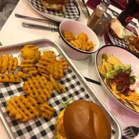 Photo taken at Ed&amp;#39;s Easy Diner by EK on 9/1/2018