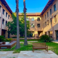 Photo taken at Stanford Graduate School of Business by Mingyu L. on 6/27/2021