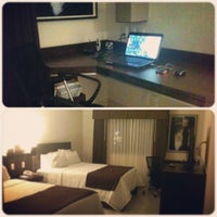 Photo taken at Holiday Inn Express by Hector R. on 1/25/2013