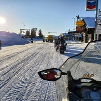 รูปภาพถ่ายที่ Yellowstone Vacation Tours โดย sandi c. เมื่อ 2/20/2020