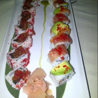 Снимок сделан в Naru Restaurant &amp;amp; Lounge пользователем New C. 11/21/2012