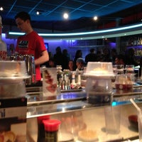 12/2/2012 tarihinde Sarah G.ziyaretçi tarafından Umi Sushi + Tapas'de çekilen fotoğraf