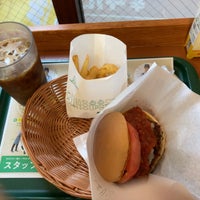 Photo taken at MOS Burger by Hidenori M. on 9/10/2022