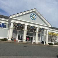 hollister cape cod mall