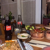 Photo prise au Obeirut Lebanese Cuisine par Atheer le10/14/2022