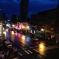 รูปภาพถ่ายที่ Honky Tonk Central โดย Darryl R. เมื่อ 5/11/2013