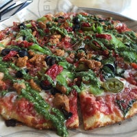 Снимок сделан в Pieology Pizzeria пользователем Sherrien S. 8/25/2015