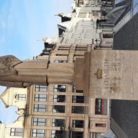 Photo taken at Statue Reine Elisabeth / Standbeeld Koningin Elisabeth by Karel L. on 3/27/2021