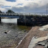 Photo taken at Pikku-Mustan silta by Karel L. on 8/4/2021