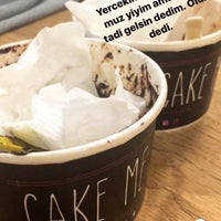 รูปภาพถ่ายที่ Cake Me โดย azyesekiyiydi เมื่อ 6/10/2017
