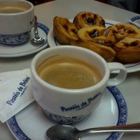 Foto tomada en Fábrica dos Pastéis de Belém  por Deborah E. el 1/13/2013