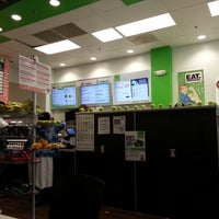 รูปภาพถ่ายที่ Freshii โดย Michael L. เมื่อ 9/18/2012