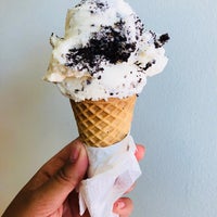Photo taken at Scoops by Monik G. on 9/19/2018