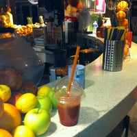 Photo taken at Juice Planet by HaLe G. on 10/21/2012