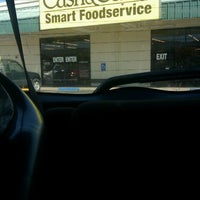 รูปภาพถ่ายที่ Smart Foodservice Warehouse Stores โดย Rachelle L. เมื่อ 10/8/2012