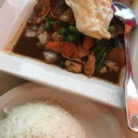 Foto scattata a Sunisa&amp;#39;s Thai Restaurant da P D. il 9/3/2017
