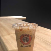 10/22/2018にWhennoufeatsがJ.CO Donuts &amp; Coffeeで撮った写真