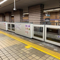 Photo taken at Minato Kuyakusho Station (E05) by YU I. on 6/20/2020