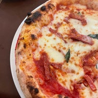 Foto scattata a La Vita e Bella &amp;amp; La Pizza è Bella Gourmet da Ondrej I. il 1/21/2023