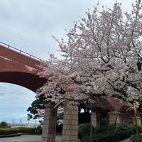 Photo taken at Minato-no-mieru-oka Park by Tbs K. on 4/8/2024