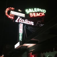 Das Foto wurde bei Cantalini&#39;s Salerno Beach Restaurant von Lucretia P. am 8/13/2015 aufgenommen