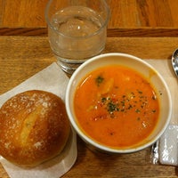Photo taken at Soup Stock Tokyo 六本木ヒルズ店 by Jennifer C. on 10/9/2012