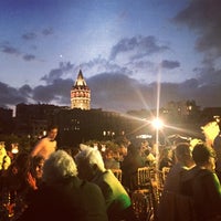 Снимок сделан в GALATA ROOF пользователем Burak Ö. 8/22/2015