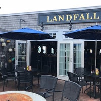 Снимок сделан в Landfall Restaurant пользователем Debbie C. 8/14/2018