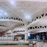 Das Foto wurde bei King Khalid International Airport (RUH) von ♡ am 8/24/2021 aufgenommen