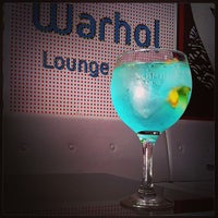 Das Foto wurde bei Warhol Lounge Café von Alberto R. am 6/21/2013 aufgenommen
