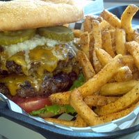 Снимок сделан в Official BBQ &amp;amp; Burgers пользователем Official BBQ &amp;amp; Burgers 9/24/2014