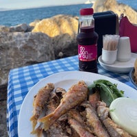 Photo taken at Ünsal Balık Restaurant by 👒 on 9/19/2022