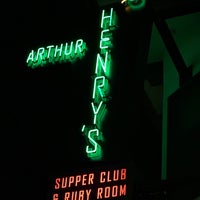 Photo taken at Arthur Henry&amp;#39;s Supper Club &amp;amp; Ruby Room by Solario on 2/15/2018
