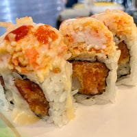 2/21/2020 tarihinde Todd M.ziyaretçi tarafından Sushi Zone'de çekilen fotoğraf