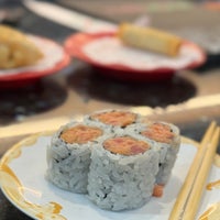 Foto diambil di Sushi Zone oleh Todd M. pada 4/9/2024