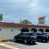 รูปภาพถ่ายที่ Jotos Pizza Seminole โดย Todd M. เมื่อ 9/9/2023