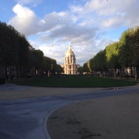 Photo taken at Avenue de Breteuil by Pedro C. on 9/22/2015