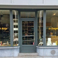 Photo taken at Le Comptoir Belge by françois on 10/31/2016