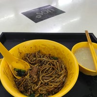 Photo taken at Food Hub by Jean Hui Jia T. on 9/29/2018