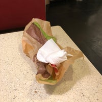 รูปภาพถ่ายที่ Burger King โดย Martin Š. เมื่อ 10/17/2019