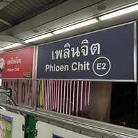 Photo taken at BTS Phloen Chit (E2) by Mitsue on 3/25/2023