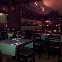 Foto diambil di Banana Verde oleh Denize R. pada 7/9/2013