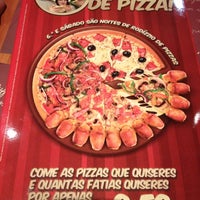 Foto diambil di Pizza Hut oleh Victor V. pada 2/9/2013