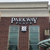 Foto tirada no(a) Parkway Place Mall por Mike S. em 12/17/2017